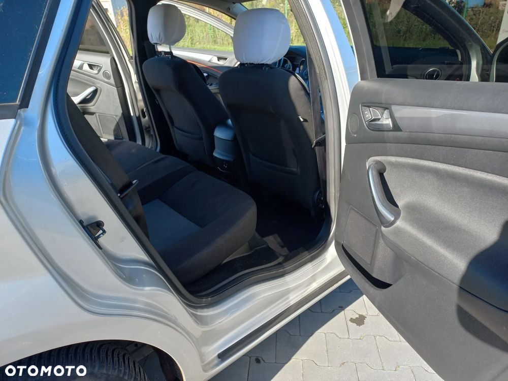 Ford Mondeo 1.6 Ambiente - 8