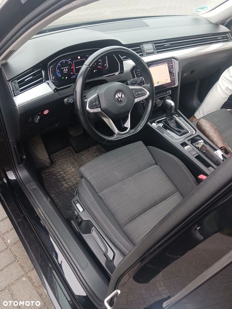 Volkswagen Passat 2.0 TDI SCR DSG Elegance - 8