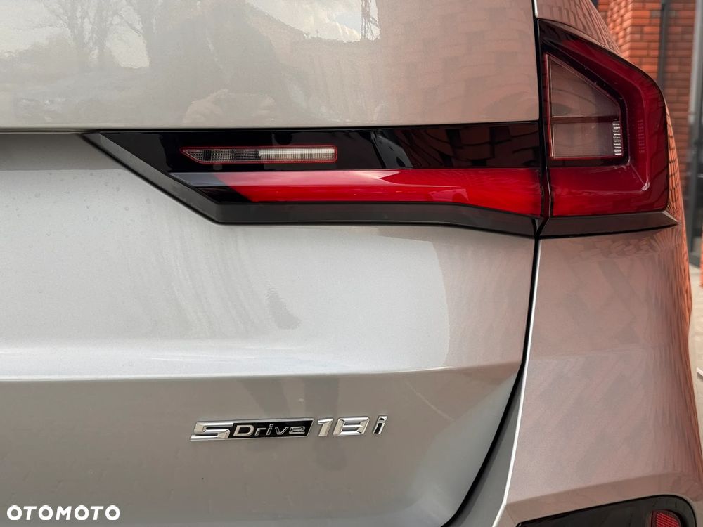 BMW X1 sDrive18i - 11