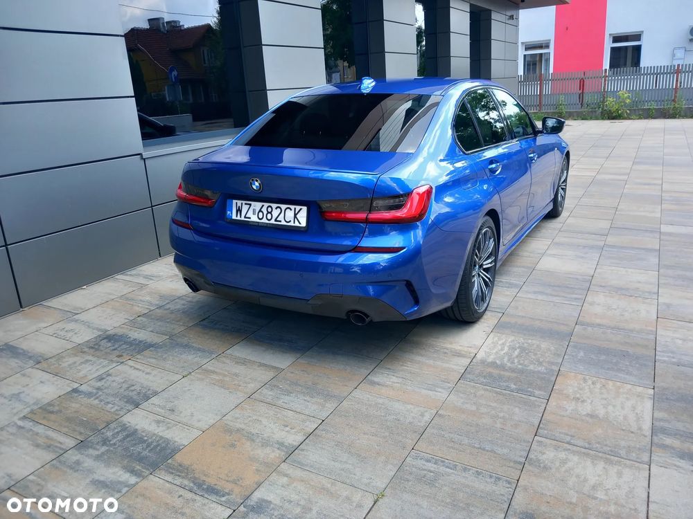 BMW Seria 3 318d M Sport Shadow - 32