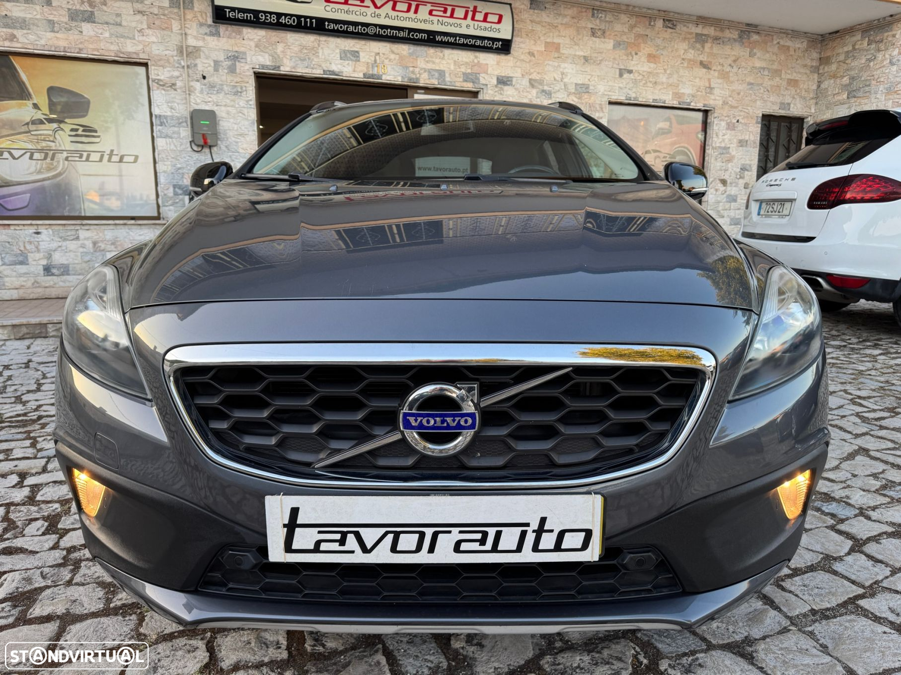 Volvo V40 Cross Country 1.6 D2 Momentum - 3