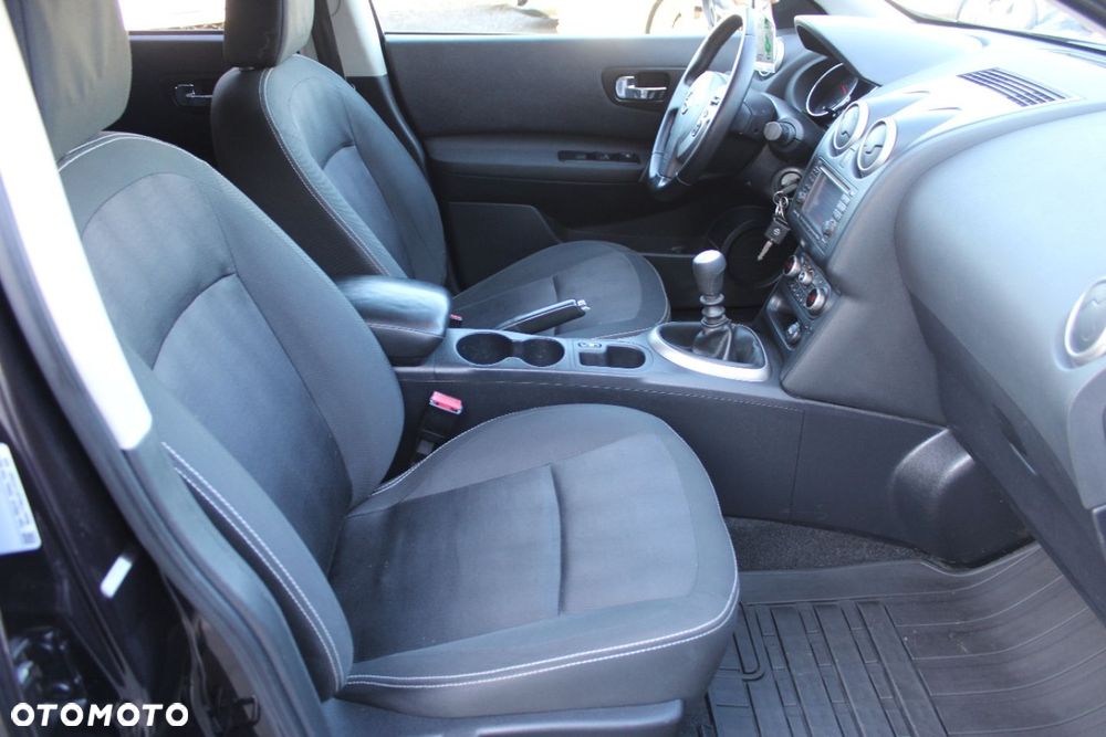 Nissan Qashqai - 25