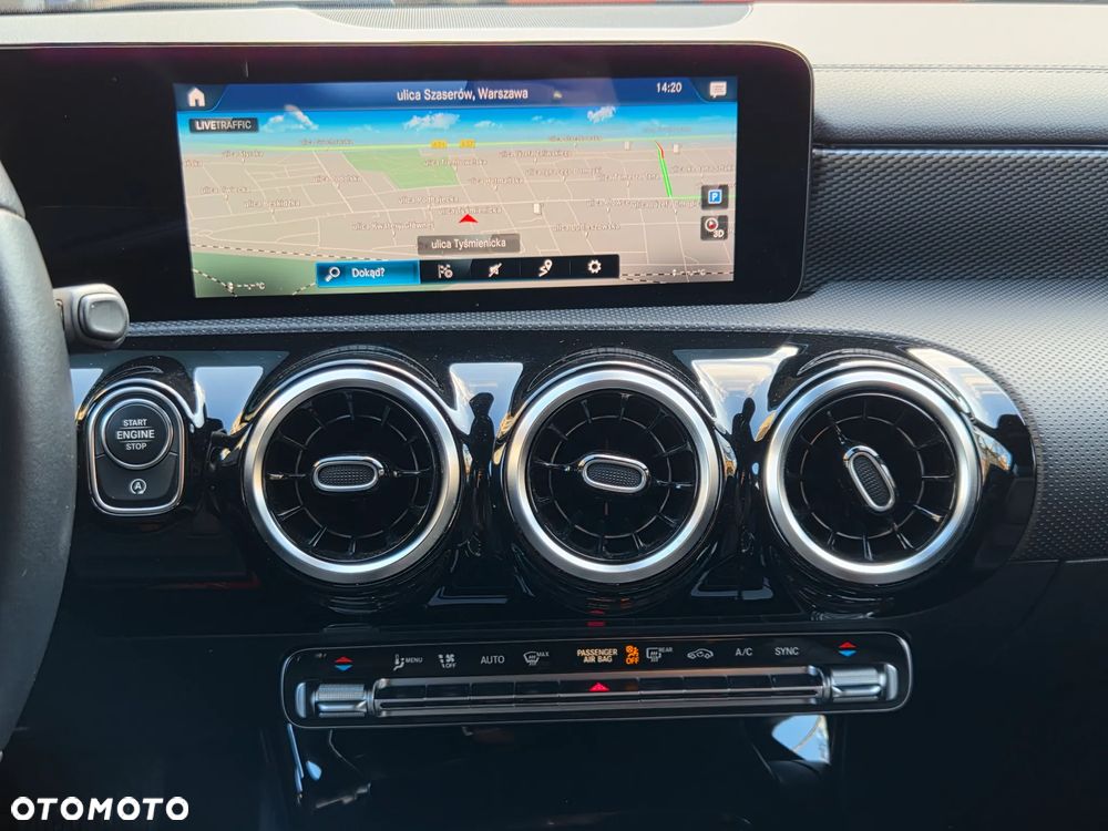 Mercedes-Benz CLA 180 Progressive 7G-DCT - 8