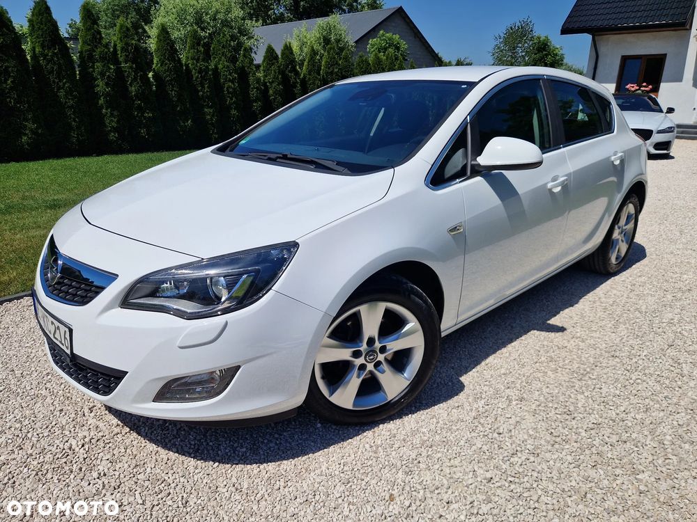 Opel Astra 1.6 Turbo - 1