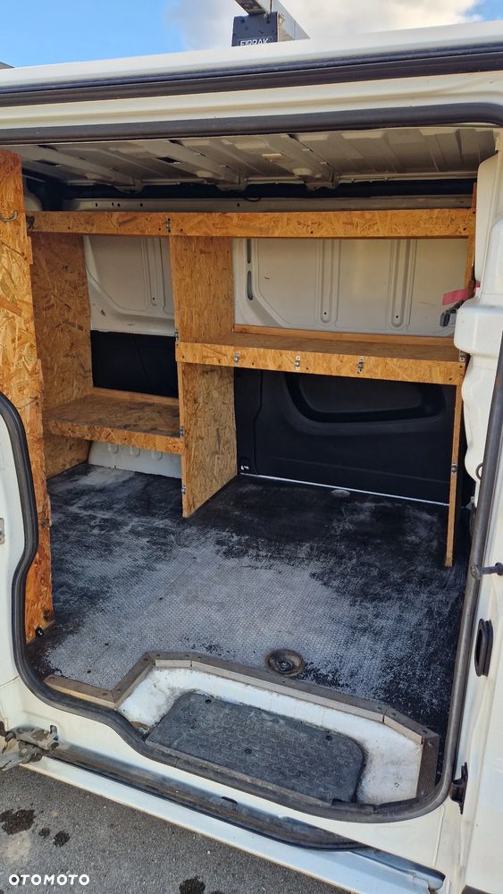 Nissan NV300 - 10