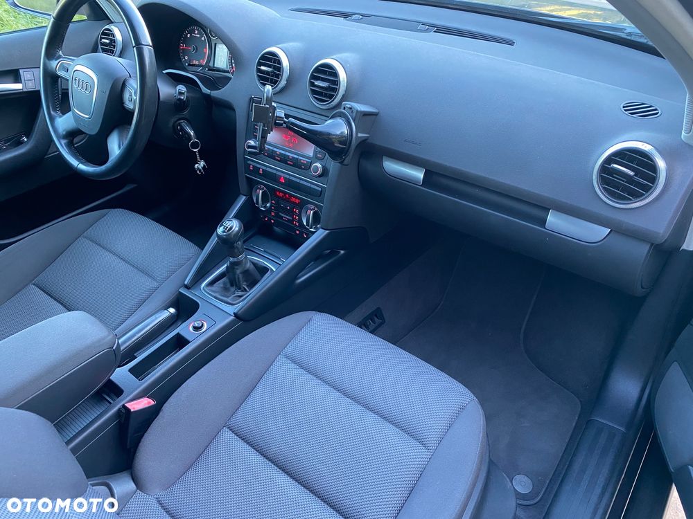 Audi A3 Sportback 2.0 TDI Ambiente - 21