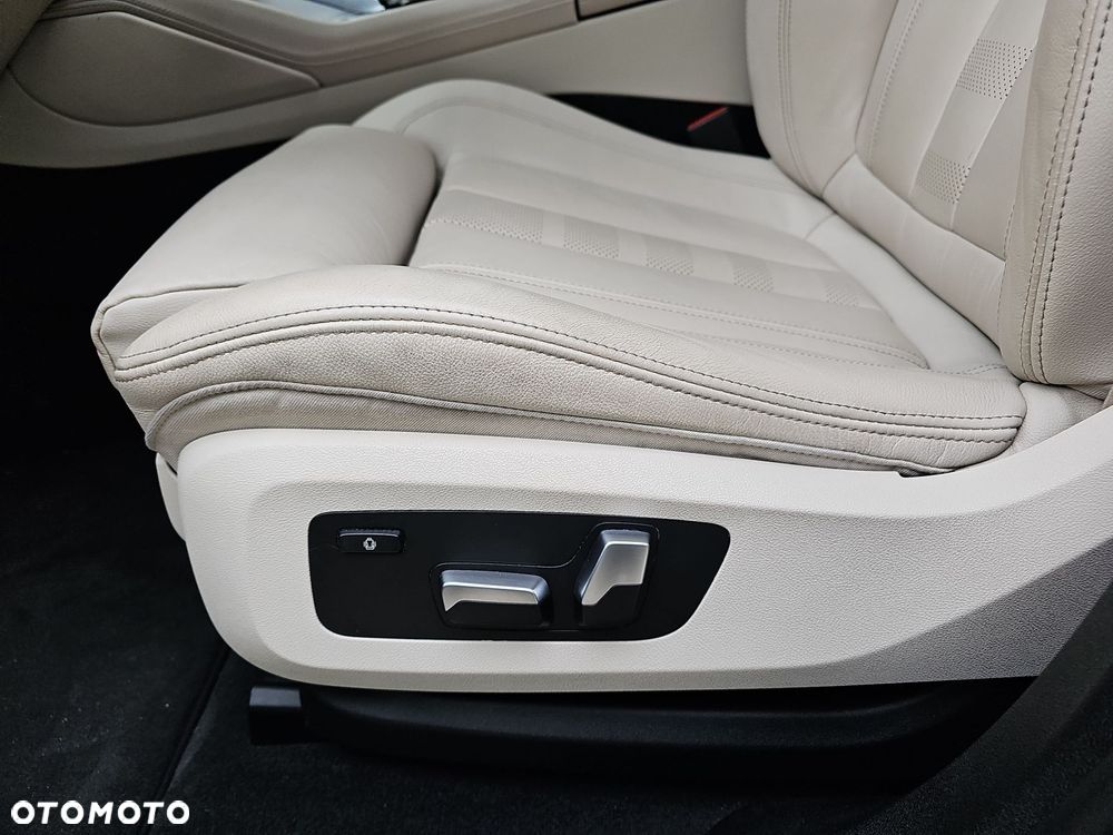BMW X6 - 25