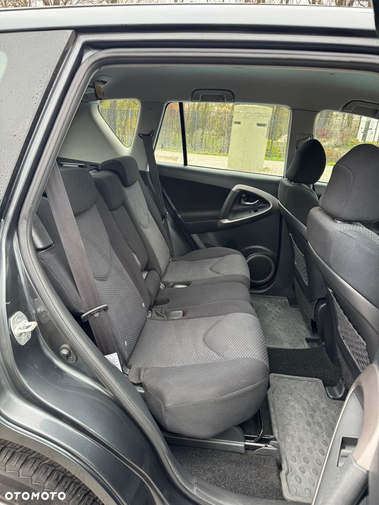 Toyota RAV4 2.0 VVT-i Sol - 18