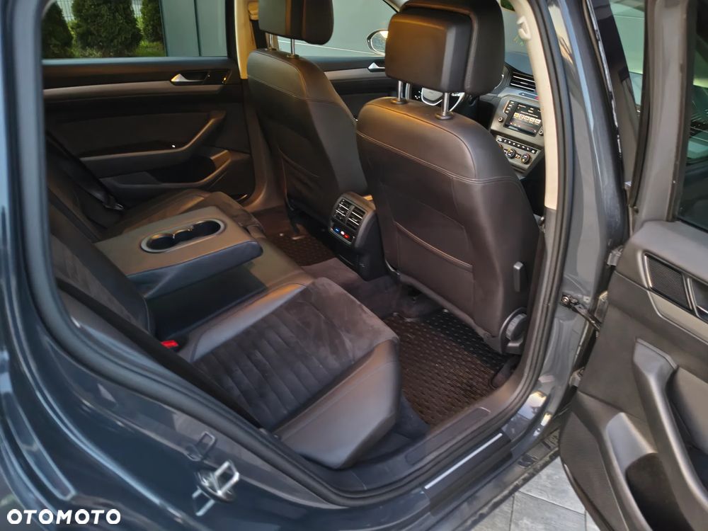 Volkswagen Passat 2.0 TDI BMT 4Mot Highline - 33