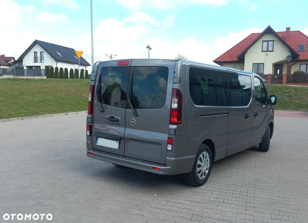 Opel Vivaro L2H1 2,9t Elegance Business - 4