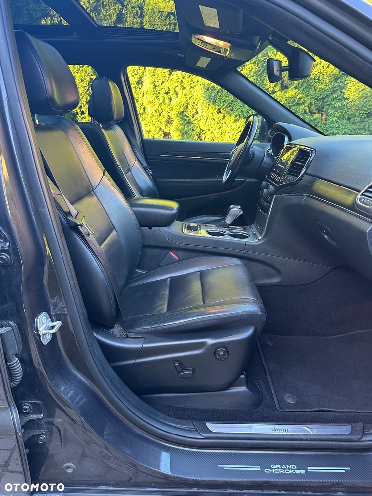 Jeep Grand Cherokee - 21