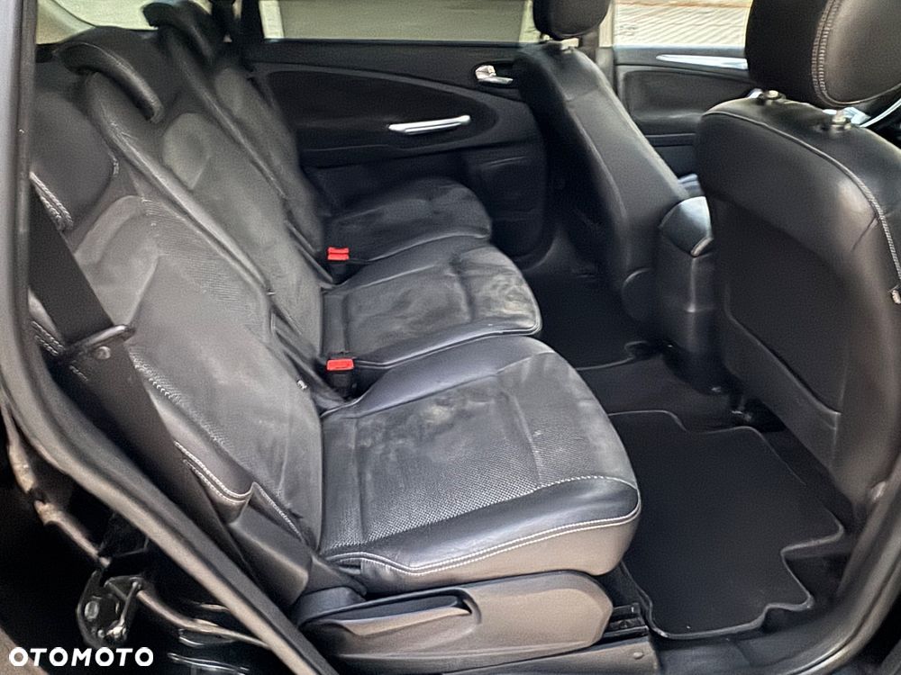 Ford S-Max 2.0 Titanium - 32