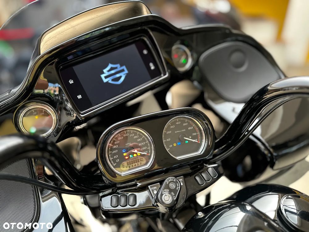 Harley-Davidson Touring Road Glide - 33