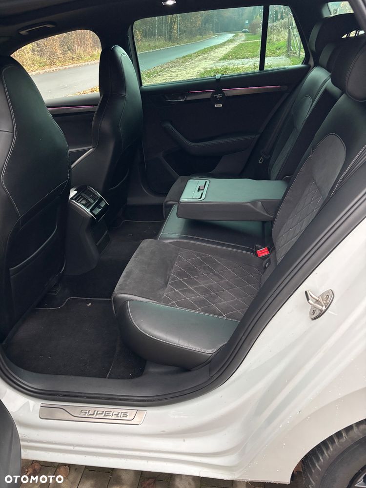 Skoda Superb 2.0 TDI SCR Sportline DSG - 17