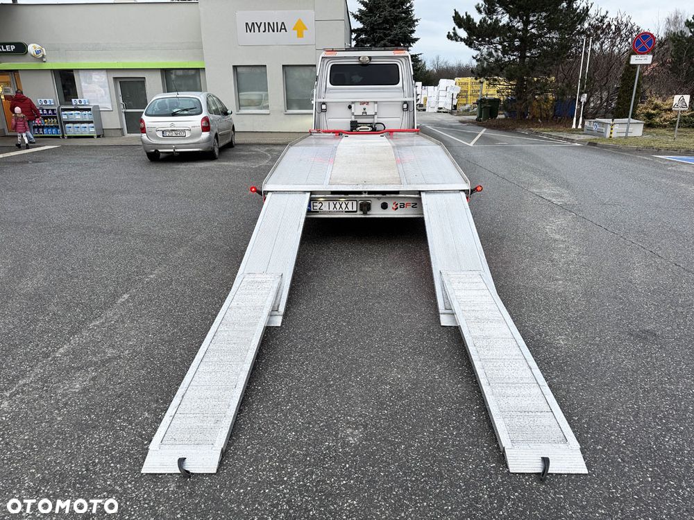 Mercedes-Benz Sprinter - 17