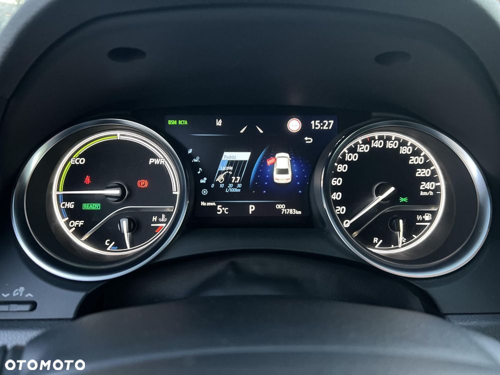 Toyota Camry 2.5 Hybrid Executive CVT - 21