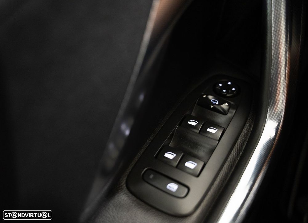 Peugeot 2008 1.2 PureTech Allure EAT6 - 10