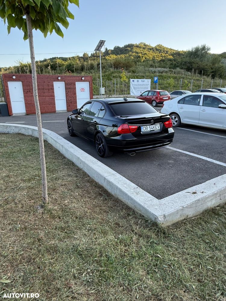 BMW Seria 3 320d - 5