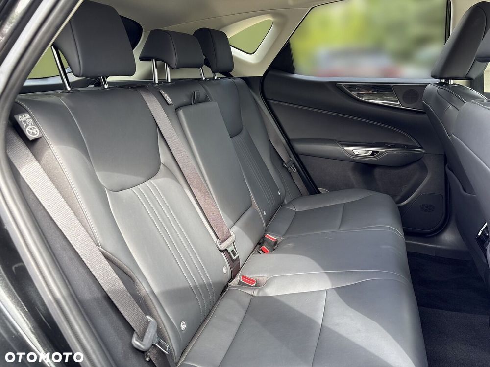 Lexus NX 350h Business AWD - 17
