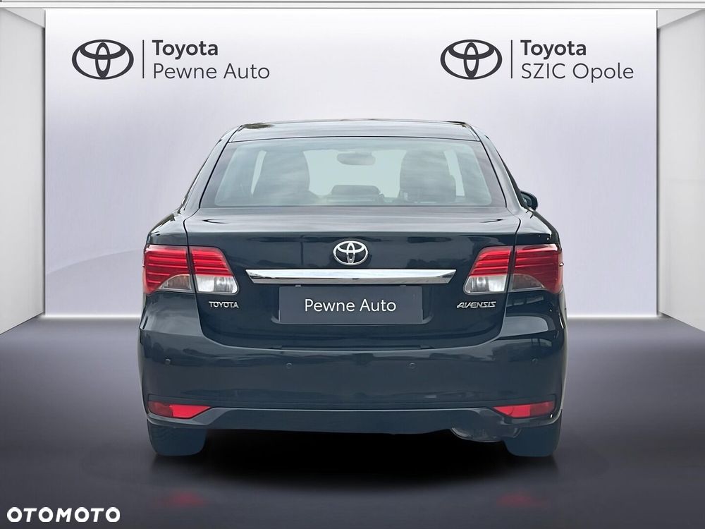 Toyota Avensis 1.6 Luna - 19