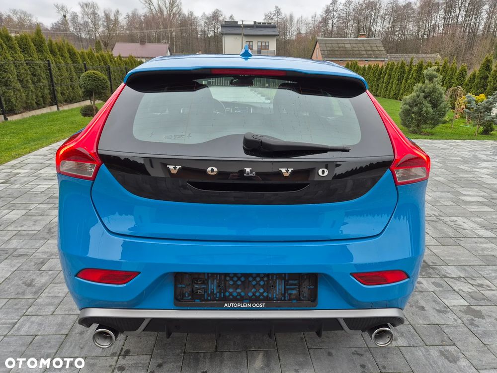 Volvo V40 D2 R Design - 11