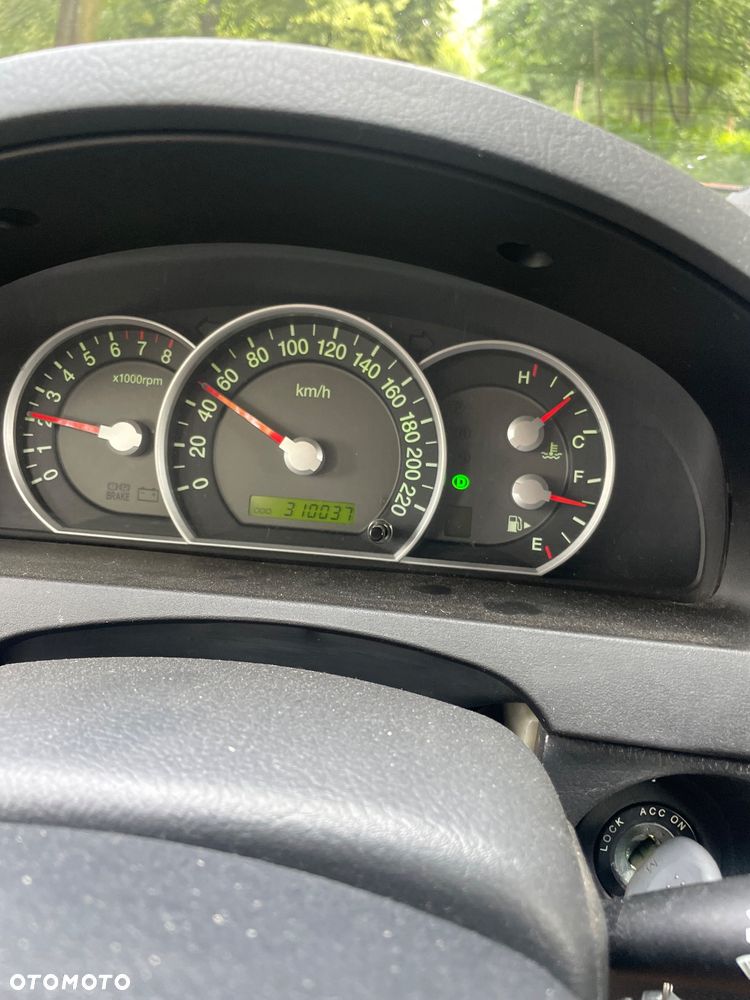 Kia Sorento 3.3 V6 LX - 8