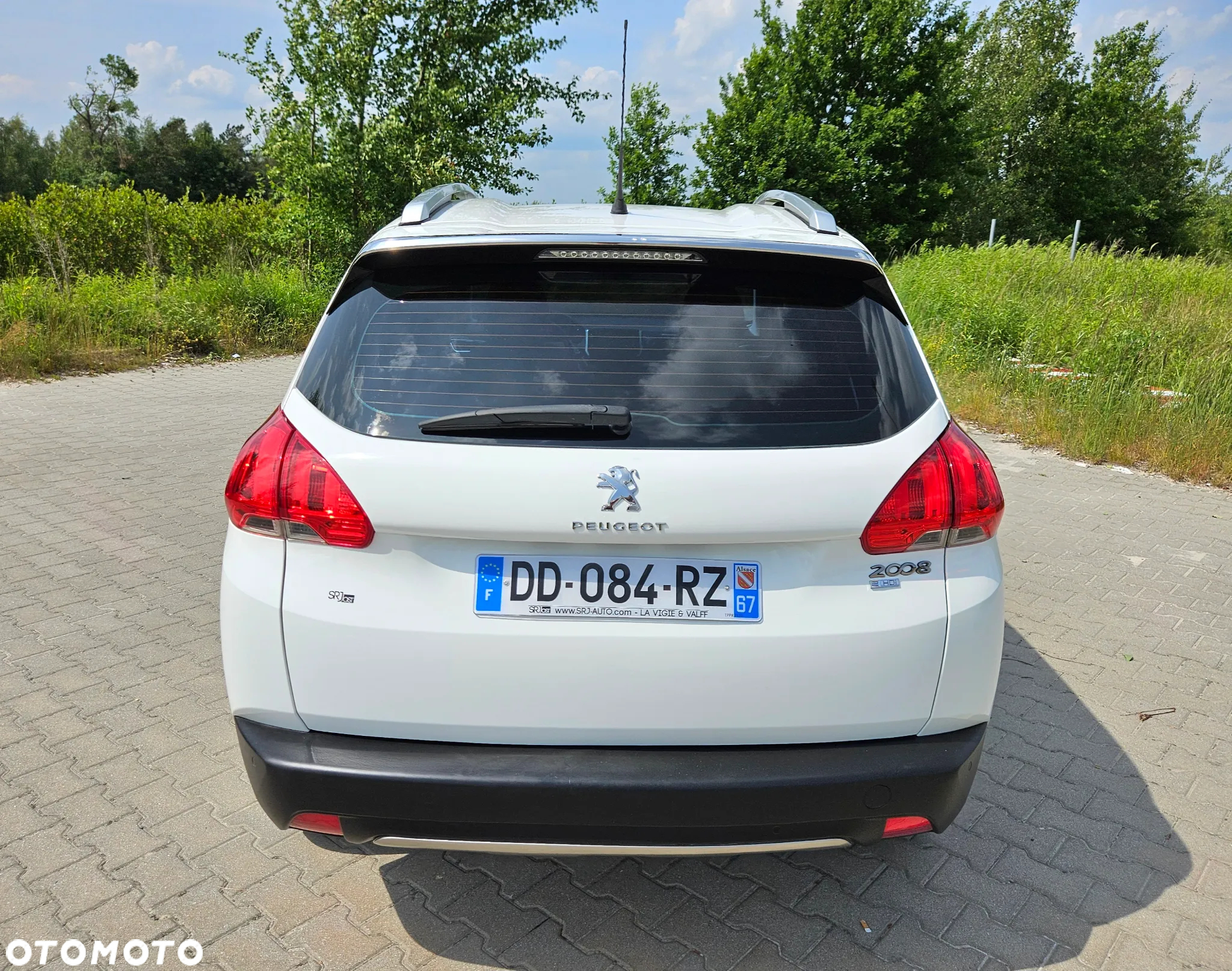 Peugeot 2008 1.6 e-HDi Allure S&S - 19