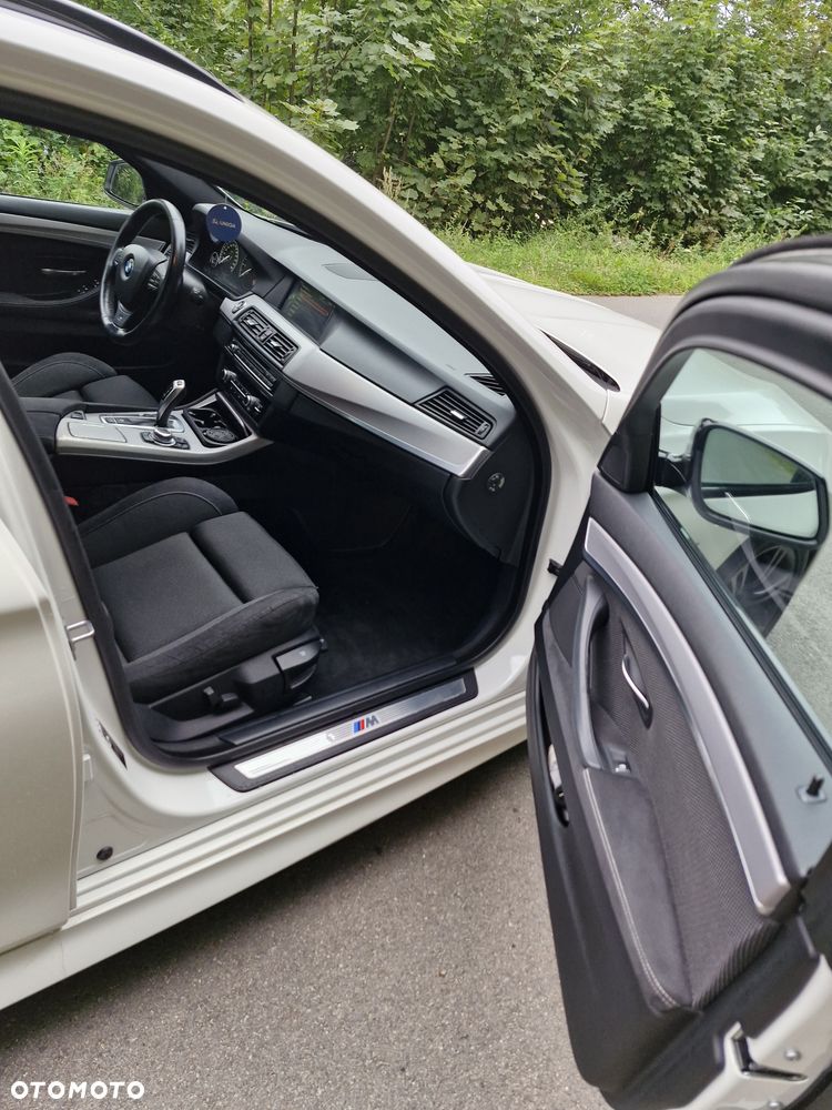 BMW Seria 5 525d - 11