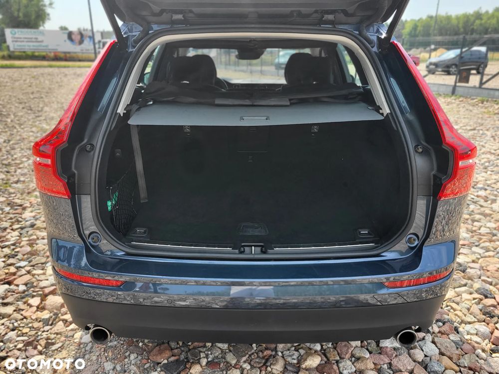 Volvo XC 60 T4 Momentum Pro - 21