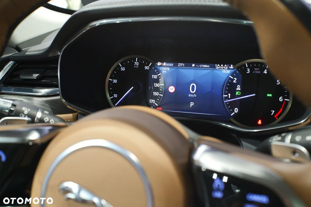 Jaguar F-Pace - 16