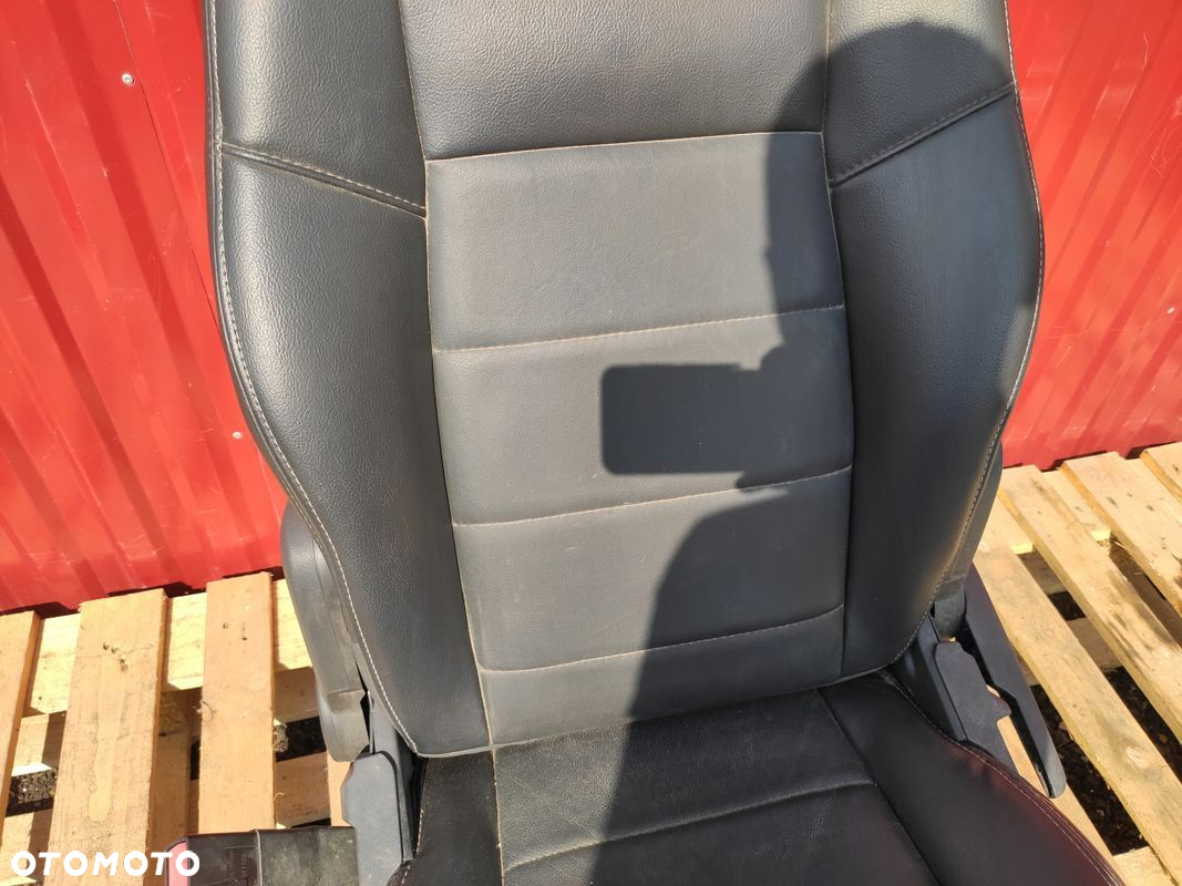 JEEP COMPASS I LIFT FOTEL KIEROWCY LEWY PRZÓD SKÓRA ŁADNY - 3