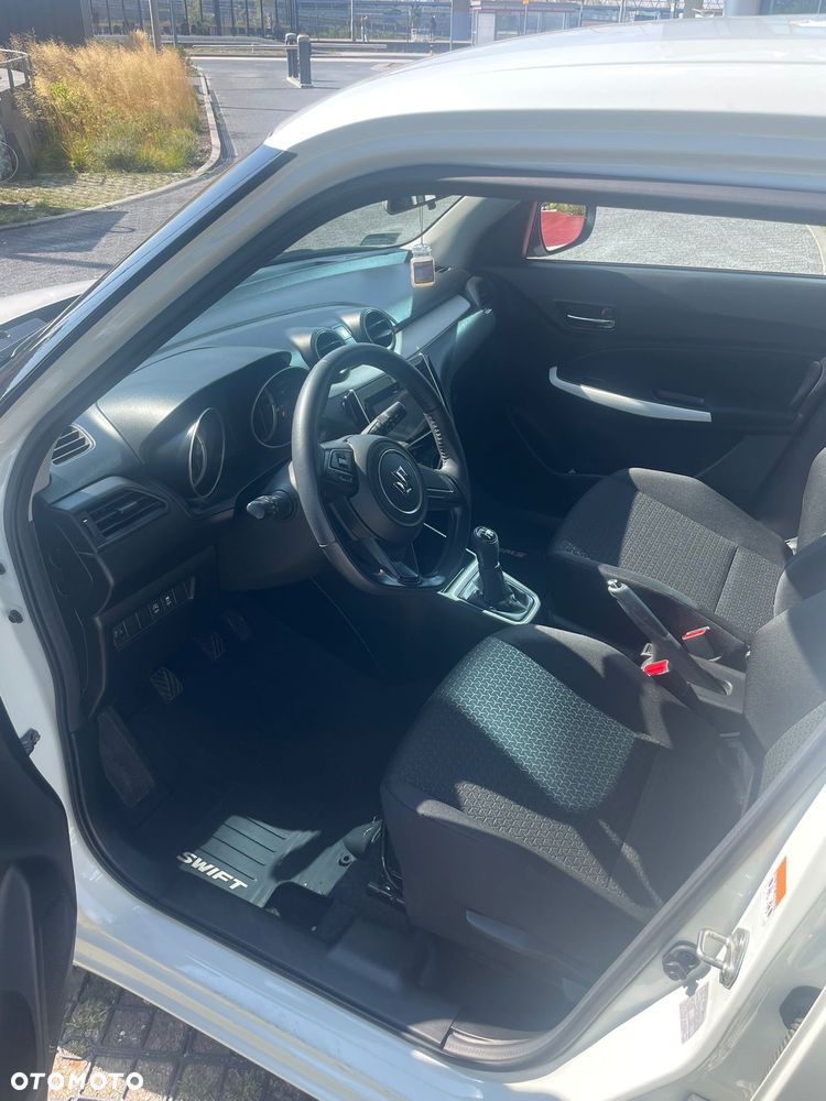 Suzuki Swift 1.2 SHVS Elegance - 4