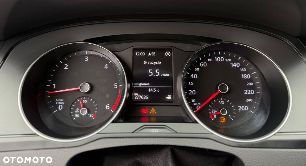 Volkswagen Passat 1.6 TDI BMT Comfortline - 28