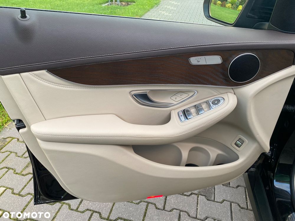 Mercedes-Benz GLC - 30