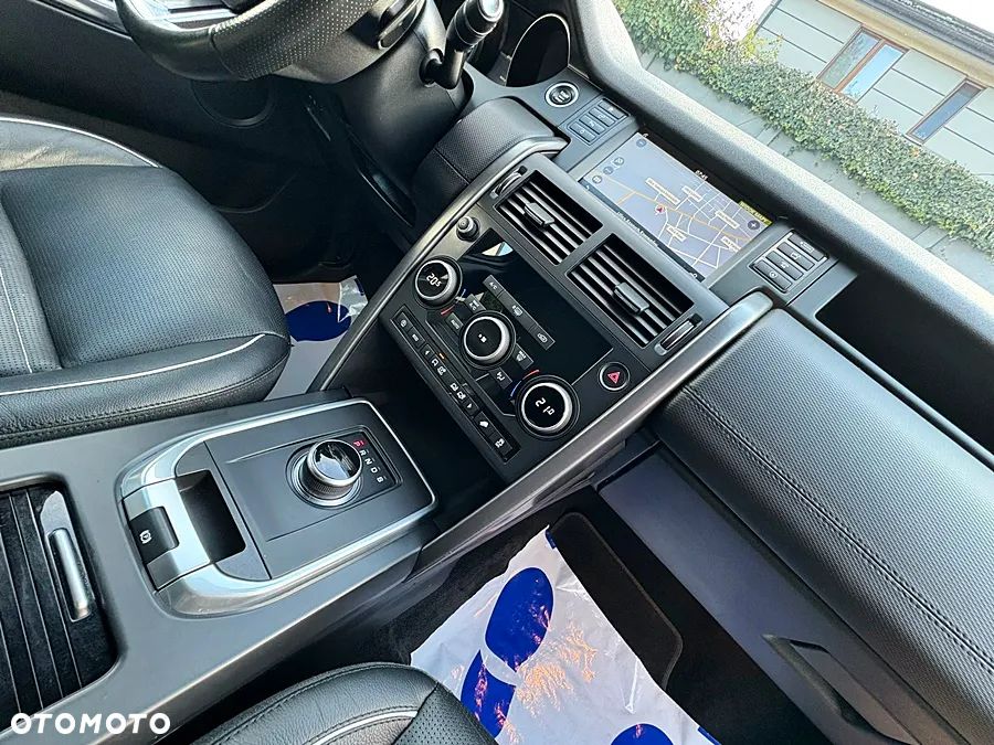 Land Rover Discovery Sport 2.0 D150 R-Dynamic - 24