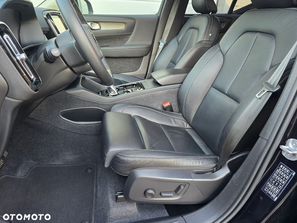 Volvo XC 40 B4 B DKG Plus Dark - 15