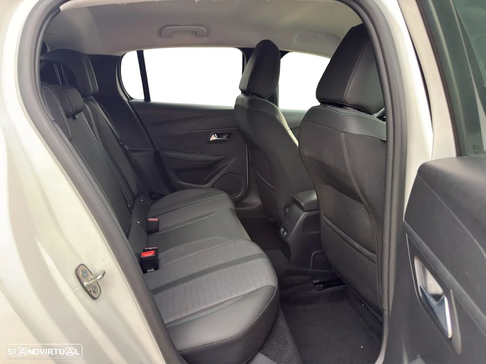 Peugeot e-208 Allure - 17