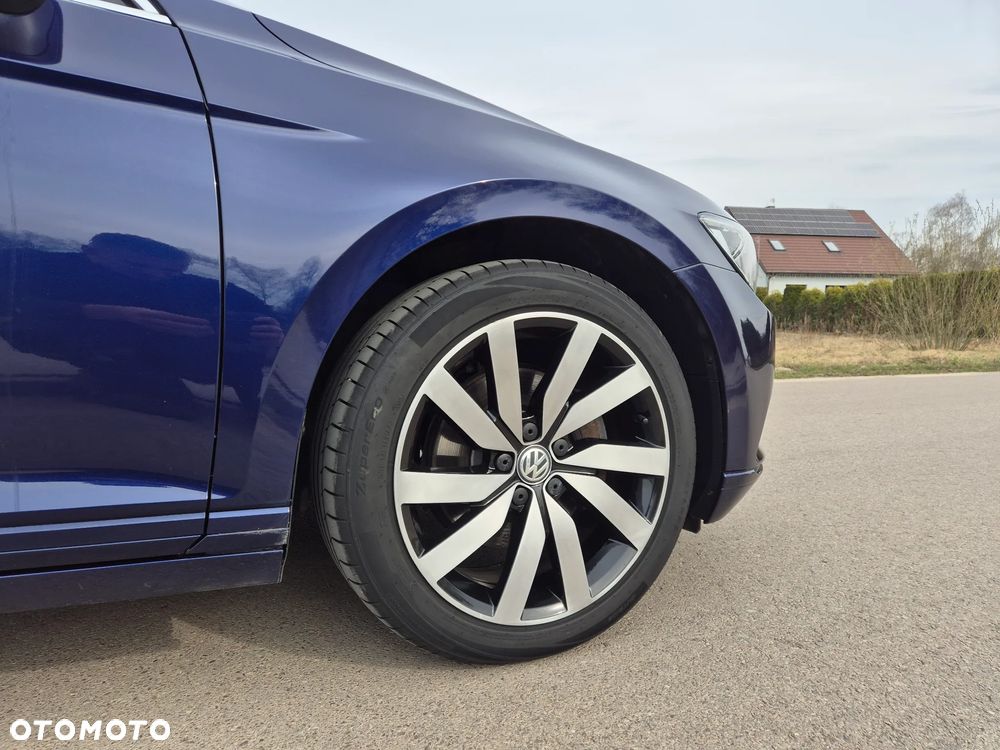 Volkswagen Passat - 19