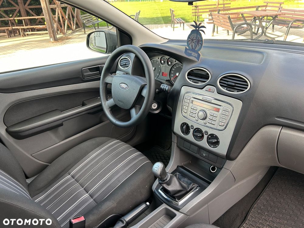 Ford Focus 1.6 Trend - 9
