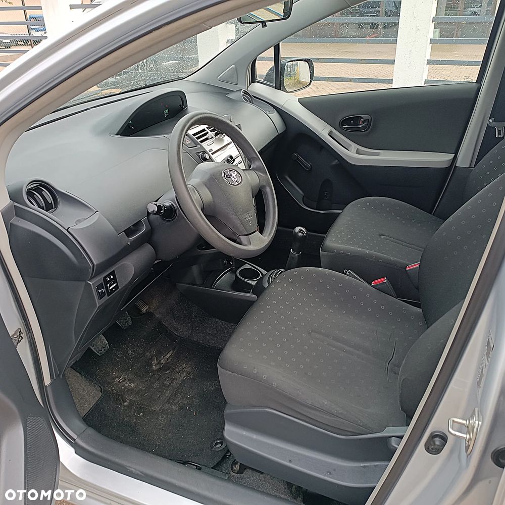 Toyota Yaris - 5