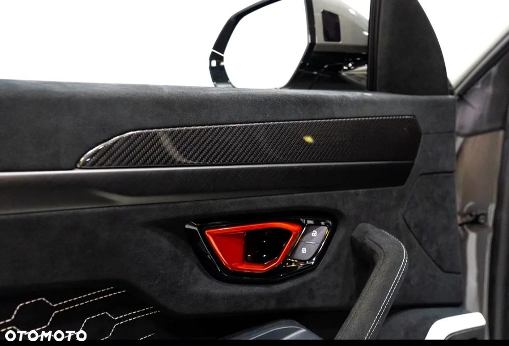 Lamborghini Urus - 3
