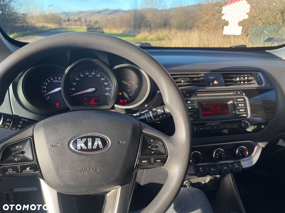 Kia Rio 1.2 Attract - 4