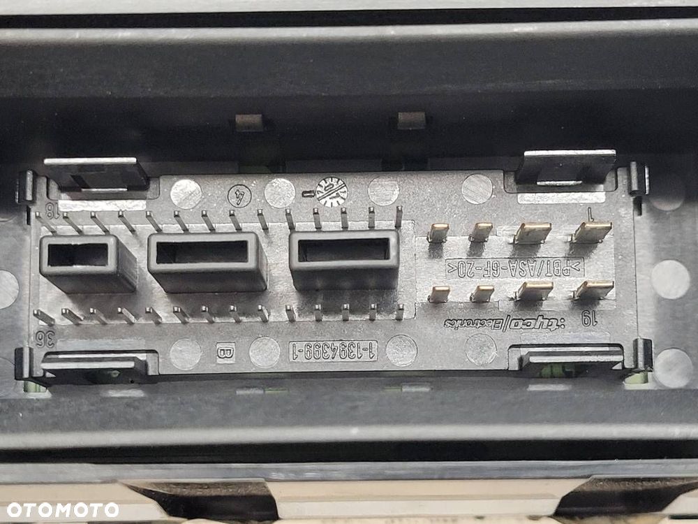 LICZNIK ZEGARY 1.6 B SEAT LEON II EU 1P0920827 - 6