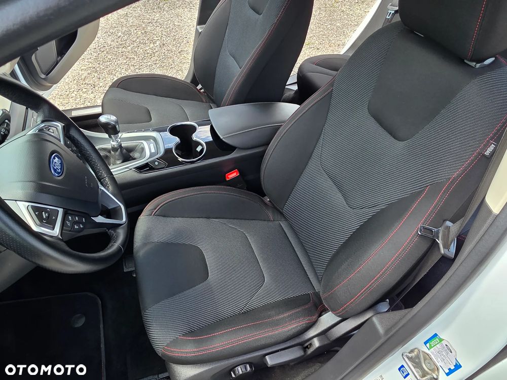 Ford Mondeo 1.5 EcoBoost ST-Line - 27