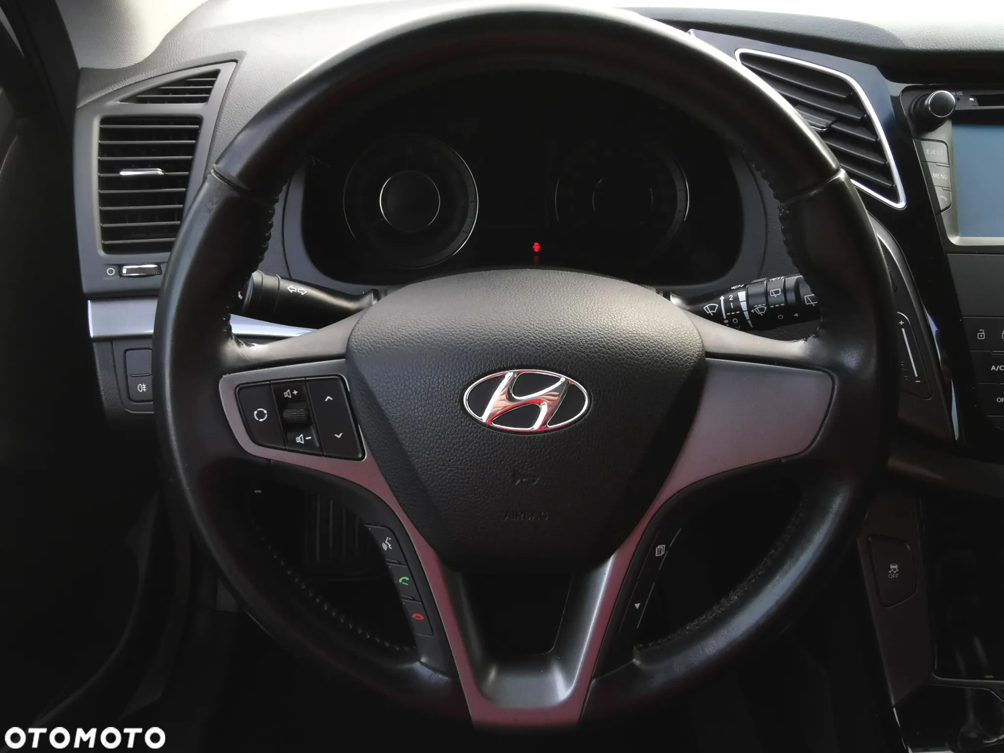 Hyundai i40 Kombi blue 1.6 Family - 31