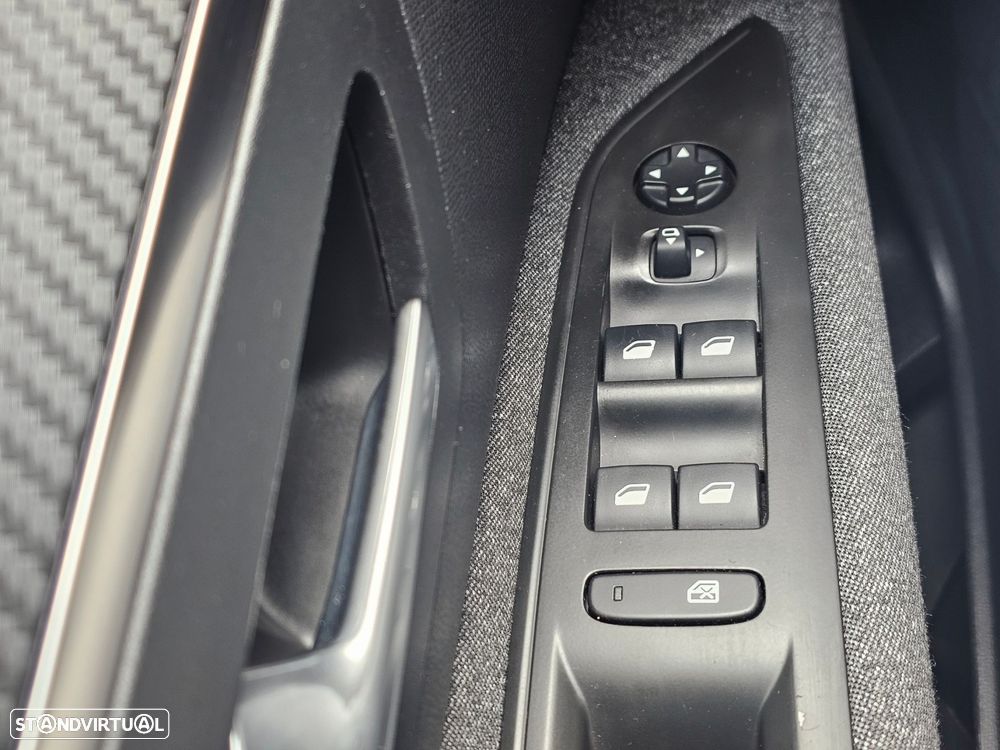 Peugeot 3008 1.2 PureTech Active - 19