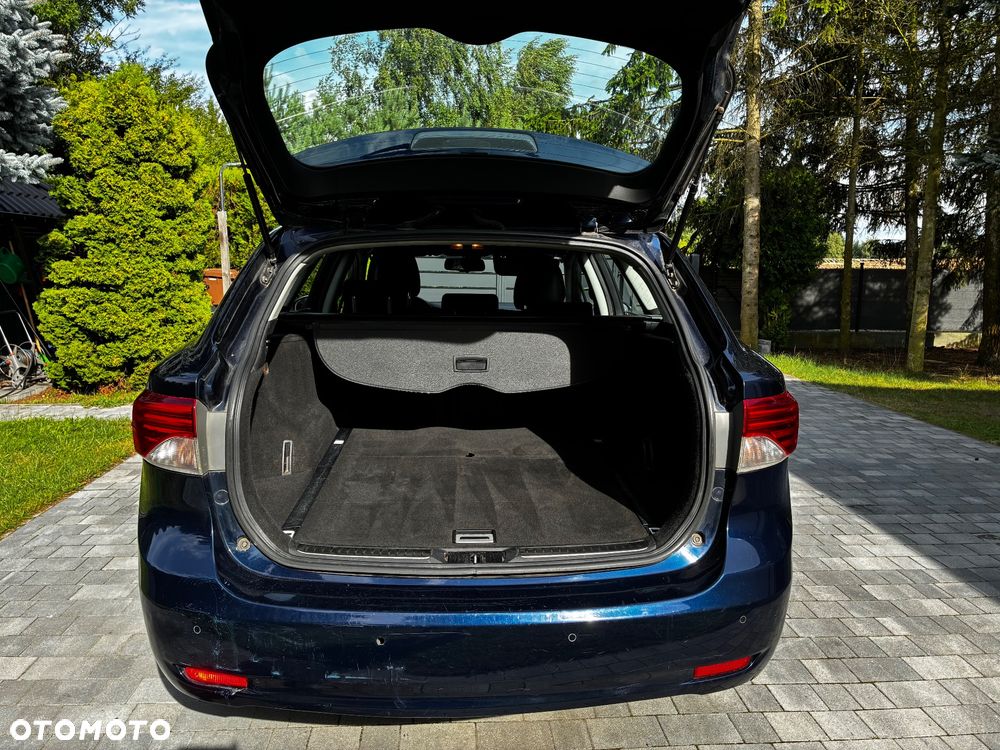Toyota Avensis 2.0 D-4D Luna - 14