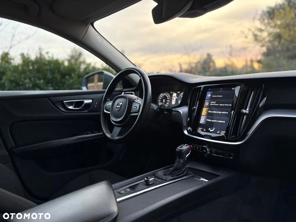 Volvo V60 D4 Geartronic Momentum Pro - 22