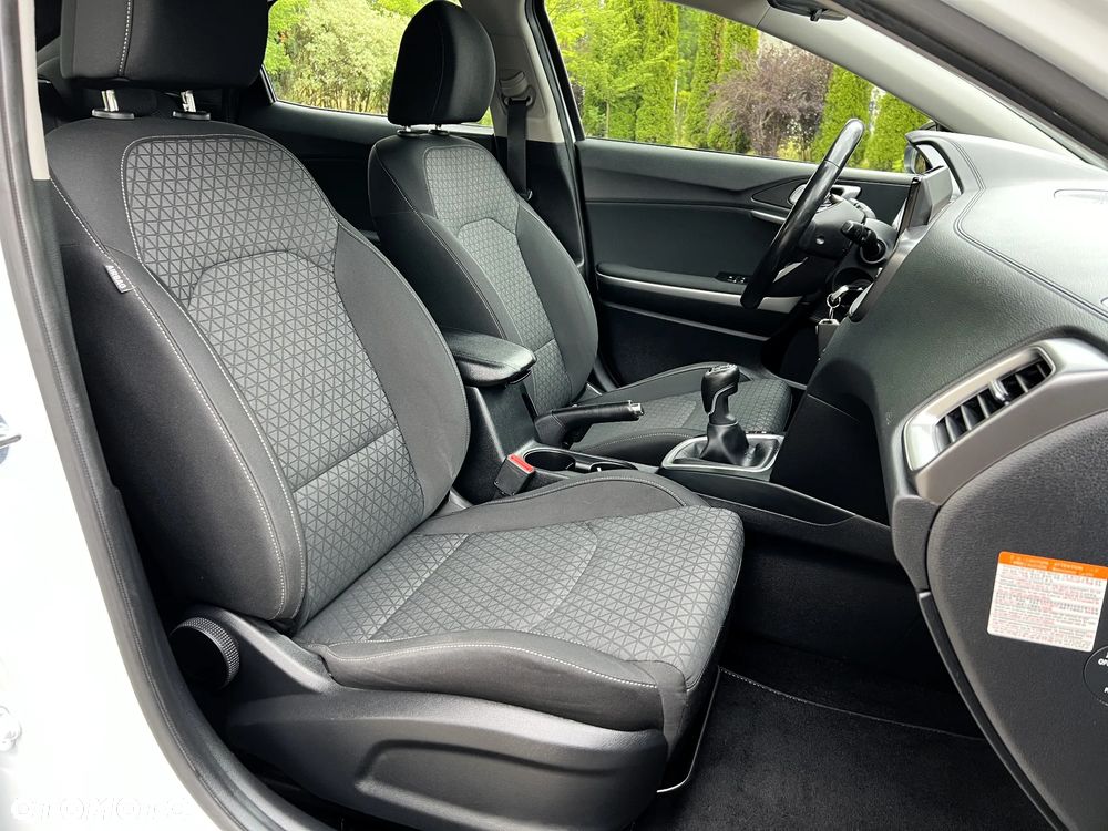 Kia XCeed 1.6 CRDi Eco-Dynamics+ (48V Mild-Hybrid) VISION - 32