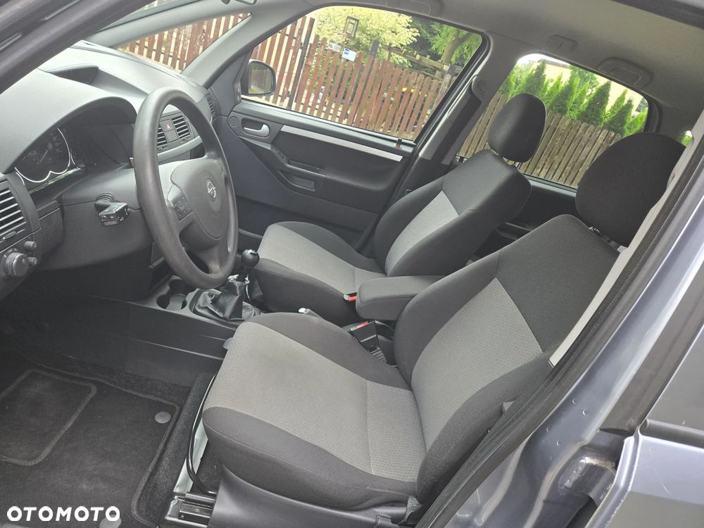 Opel Meriva 1.6 16V (Essentia) - 10